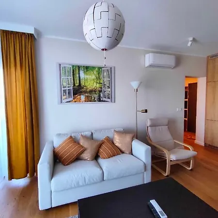 Miodowy - Penthouse Z Balkonem 아파트