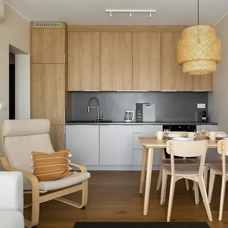 Miodowy - Penthouse Z Balkonem 쿠도바-즈루이